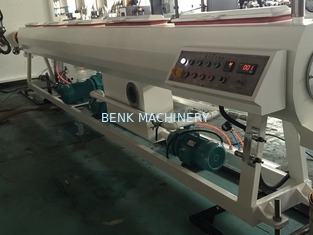 Πολυ μηχανή εξώθησης σωλήνων PVC λειτουργίας με τον αναστροφέα μηχανών ABB Siemens
