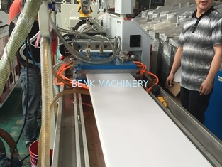 Καυτή μηχανή γραμμών εξώθησης σχεδιαγράμματος PVC εκτύπωσης σφράγισης, μηχανή κατασκευής πορτών PVC